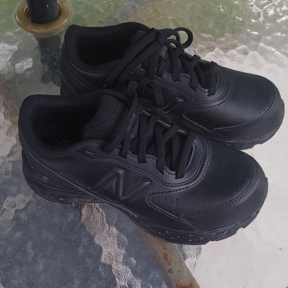New Balance extra wide size 4 boys shoes